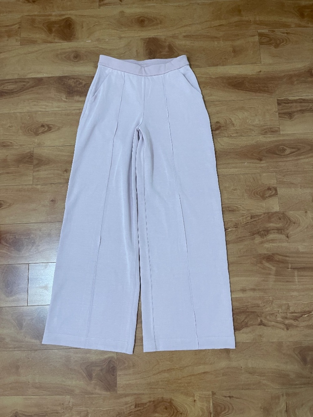 Lululemon women Brushed Softstreme MR Flared Pant New W/o Tags Pink Sz S